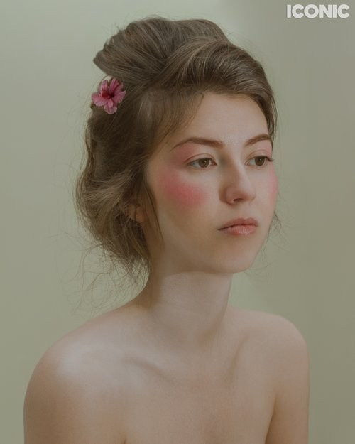 ICONIC. MARINA MANUCHARIAN