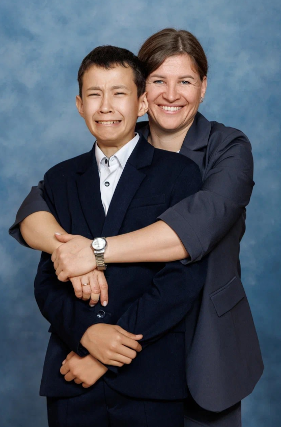 Выпускные альбомы. Akhmadeevmedia.ru