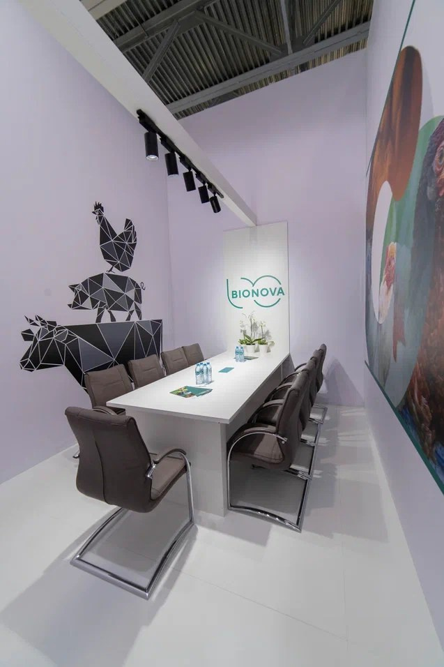 Выставочные стенды. Профессиональный портретный фотограф в Москве Владимир Глаголев