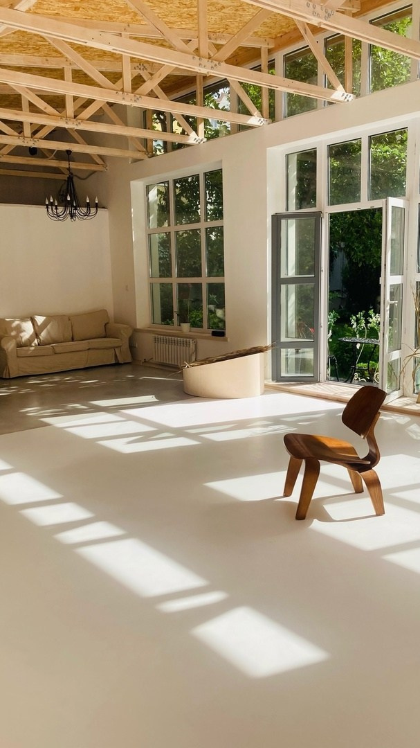 На этом фото представлен интерьер фотостудии Фататум, в павильоне.