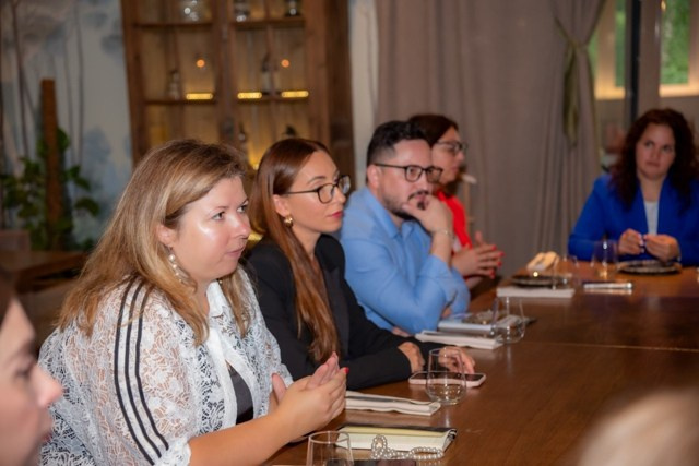 Бизнес завтрак предпринимателей и экспертов. Елена Сергеева- фотограф для жизни и бренда. Фотосессии и репортаж мероприятий