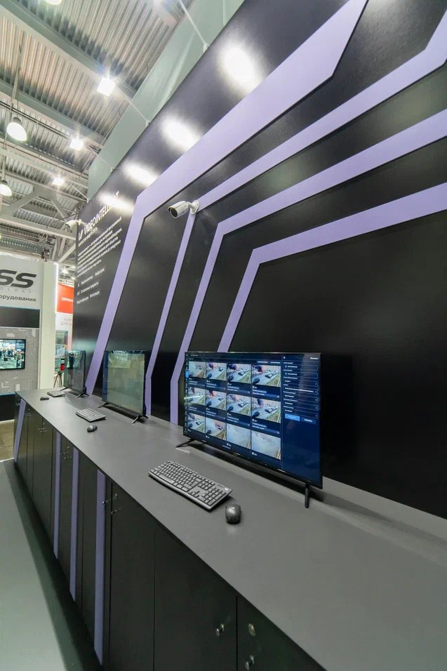 Выставочные стенды. Профессиональный портретный фотограф в Москве Владимир Глаголев