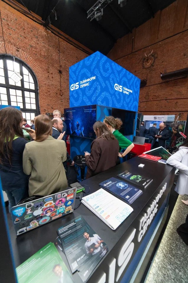 Выставочные стенды. Профессиональный портретный фотограф в Москве Владимир Глаголев