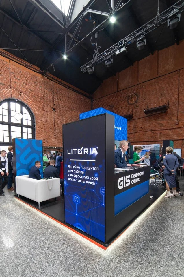 Выставочные стенды. Профессиональный портретный фотограф в Москве Владимир Глаголев