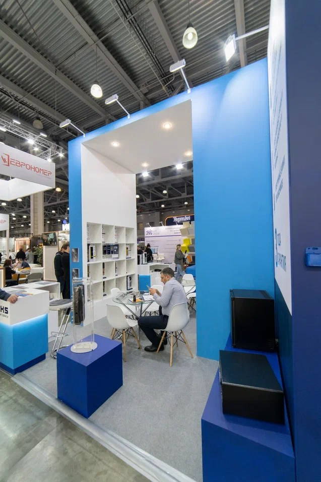 Выставочные стенды. Профессиональный портретный фотограф в Москве Владимир Глаголев