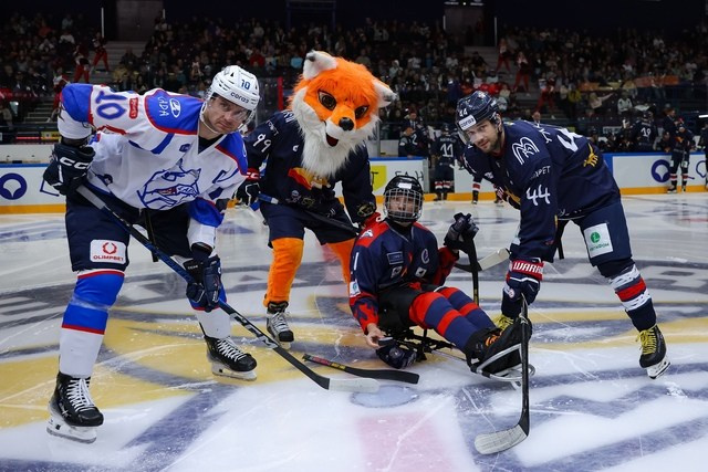 Партнеры, заказчики, клубы КХЛ, хоккей, форма, Салават Юлаев, Автомобилист, Металлург, Трактор, Ак Барс, Нефтехимик, ВХЛ, КХЛ, STEEL AXES, Магнитогорск, экипировка, спорт, твори добро, ДЦП, благотворительность Кубок Гагарина