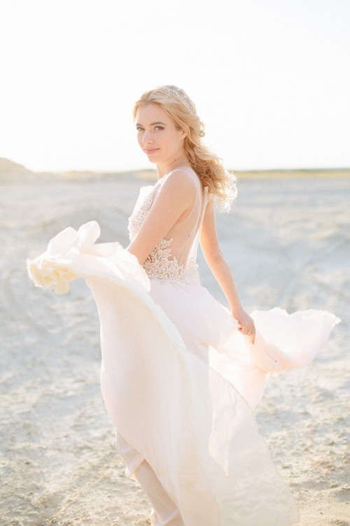 История любви на песчаных барханах в Екатеринбурге. Свадебный и семейный фотограф Ксения Шекк Екатеринбург