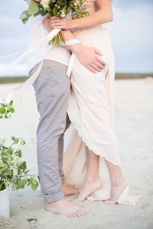 История любви на песчаных барханах в Екатеринбурге. Свадебный и семейный фотограф Ксения Шекк Екатеринбург