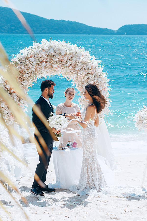 Wedding ceremony for a couple from Turkey in Phuket. Photographer in Phuket. Photographer Thailand