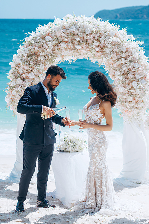 Wedding ceremony for a couple from Turkey in Phuket. Photographer in Phuket. Photographer Thailand