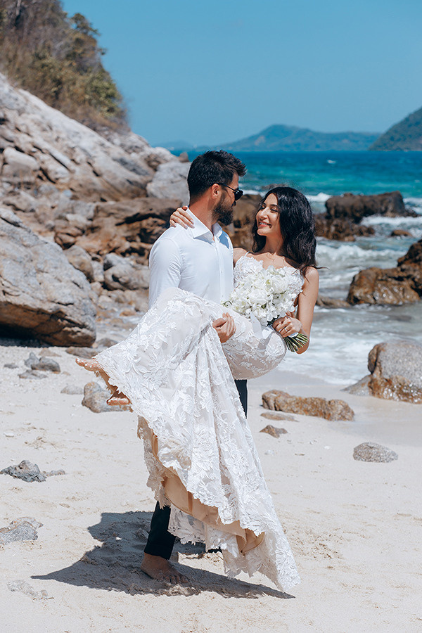 Wedding ceremony for a couple from Turkey in Phuket. Photographer in Phuket. Photographer Thailand