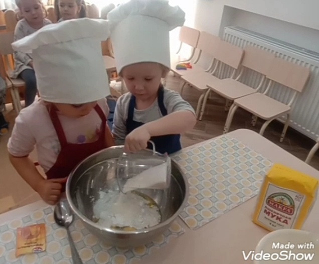 Готовим пироженки ❤️. Детский сад «Эврика»