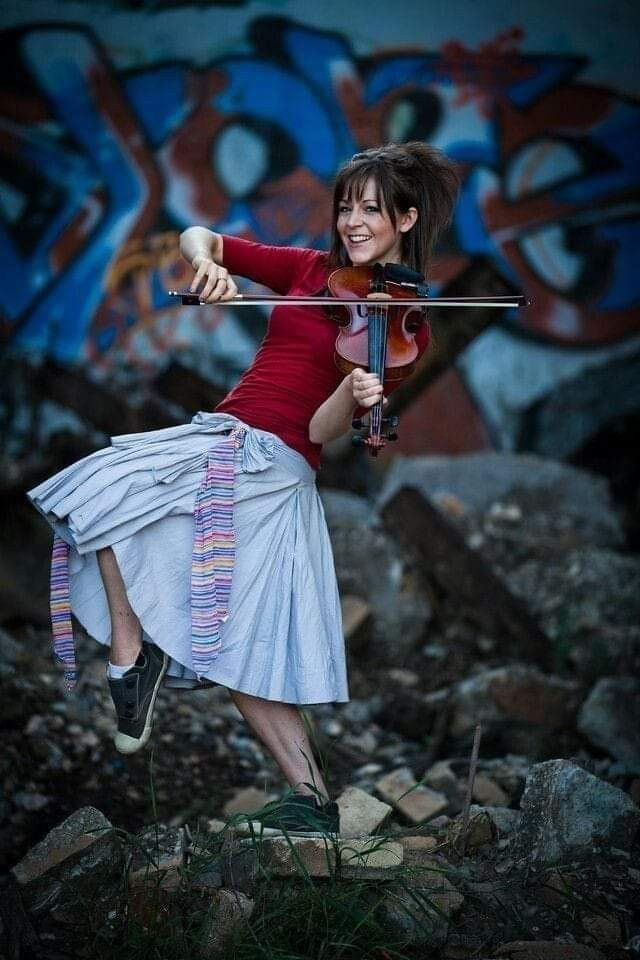 Скрипка и девушка. Фотограф в Екатеринбурге Юлия Ташлыцкая