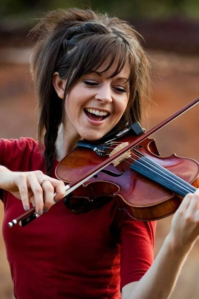 Скрипка и девушка. Фотограф в Екатеринбурге Юлия Ташлыцкая