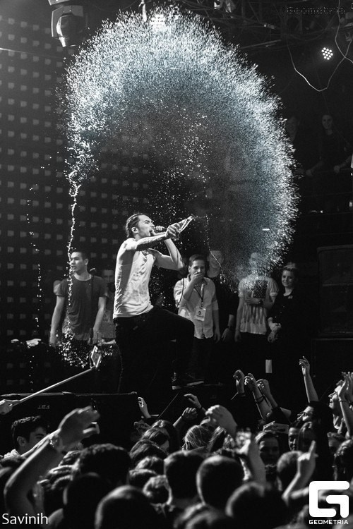 Фотограф Артём Савиных | Свадебная, репортажная, семейная съёмка Москва. Артём Савиных — профессиональный фотограф в Москве | Репортажи, свадьбы, портреты