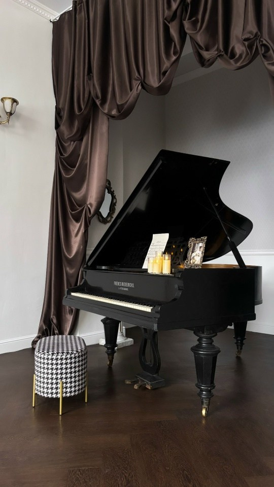 ТОП фотостудий Тюмени 2026: где провести стильную фотосессию. Портретный фотограф Тюмень Дарья Мустафина