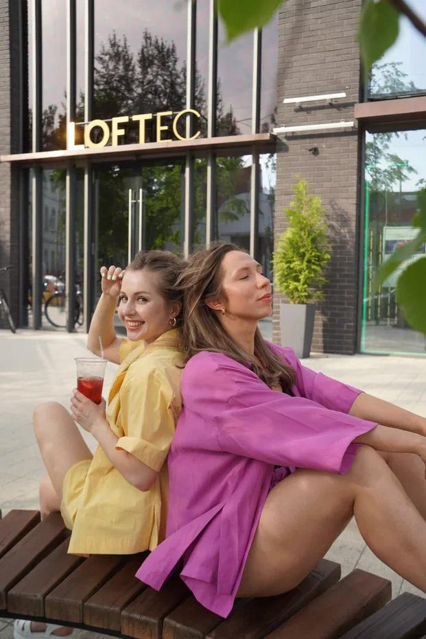 Тоня и Настя