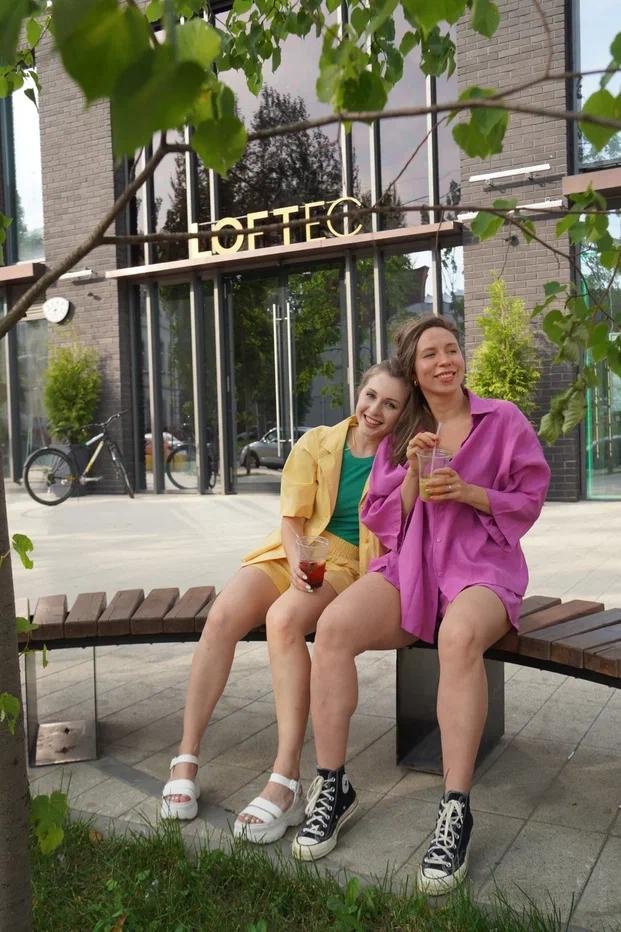 Тоня и Настя