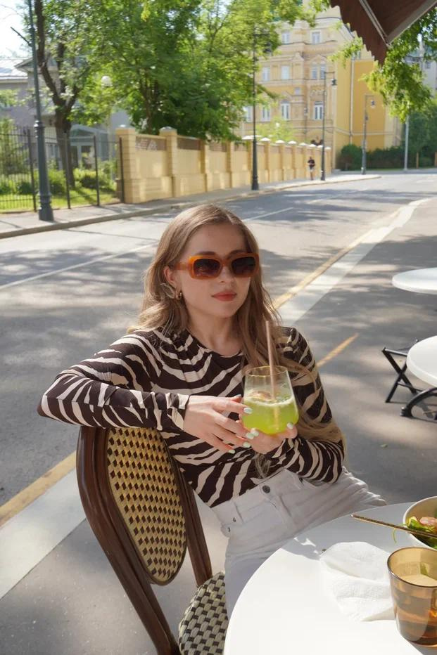 Тоня и Настя