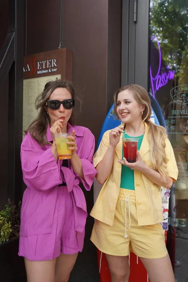 Тоня и Настя