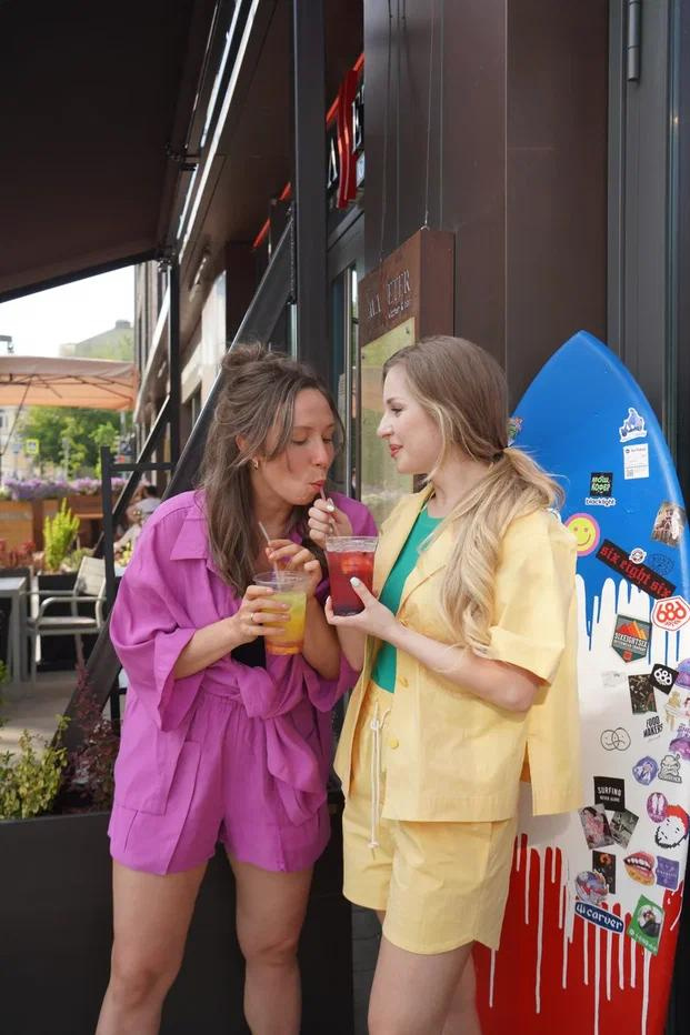 Тоня и Настя