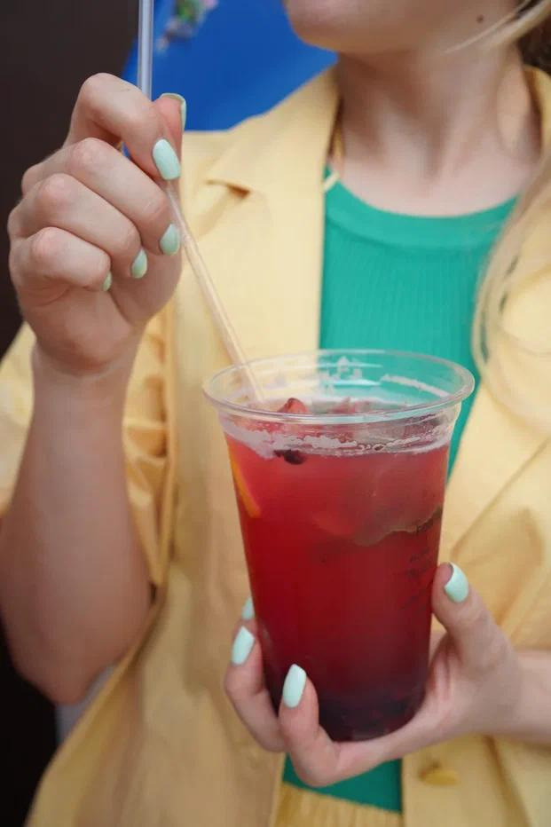 Тоня и Настя