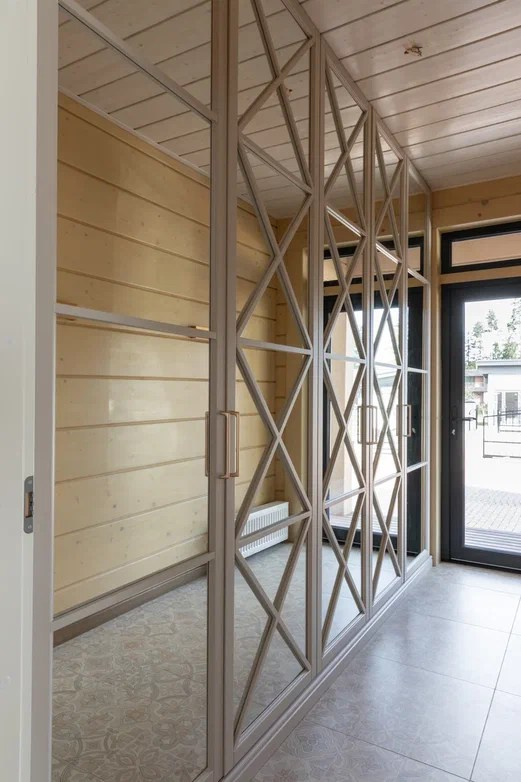 Рощино. «Roots» полный цикл производства мебели и интерьерных решений