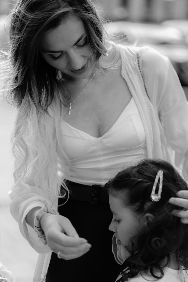 Прогулка мамы с дочками. Фотограф Москва