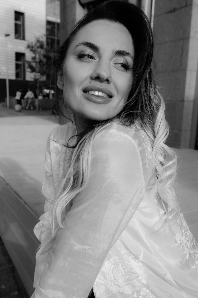 Прогулка мамы с дочками. Фотограф Москва