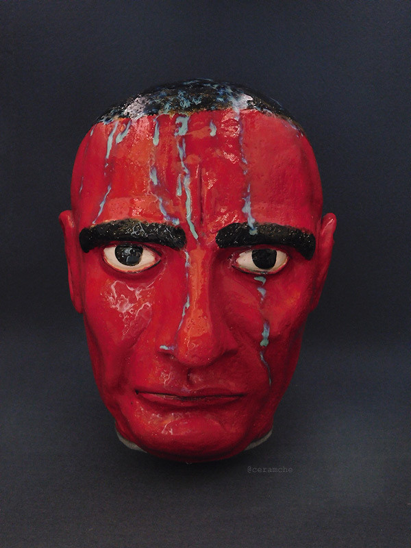 Керамическая голова поэта Владимира Маяковского выполнена вручнуюиз шамота и расписана ангобами и глазурями. Авторская керамика Марии Чудиной Ceramche, ручная работа, высокий обжиг.