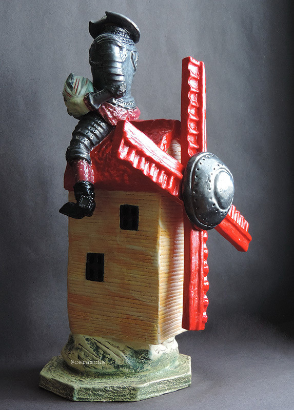 Керамическая композиция "Не теряй головы", 2019. Название построено на игре слов Don Quixote/Don`t loose your head. Ручная лепка и роспись ангобами и глазурями. Авторская керамика Марии Чудиной Ceramche, ручная работа, высокий обжиг.