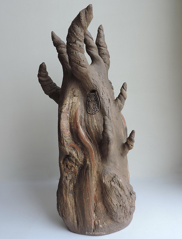 Керамическая скульптура "Притча об узкой двери". Евангелие от Луки, Глава 13,  стихи 22-30: "Стремитесь с усердием, чтобы войти в тесные врата, ибо, сказываю вам, многие поищут войти, и не возмогут". Авторская керамика, ручная работа, высокий обжиг.