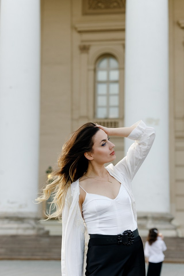 Прогулка мамы с дочками. Фотограф Москва