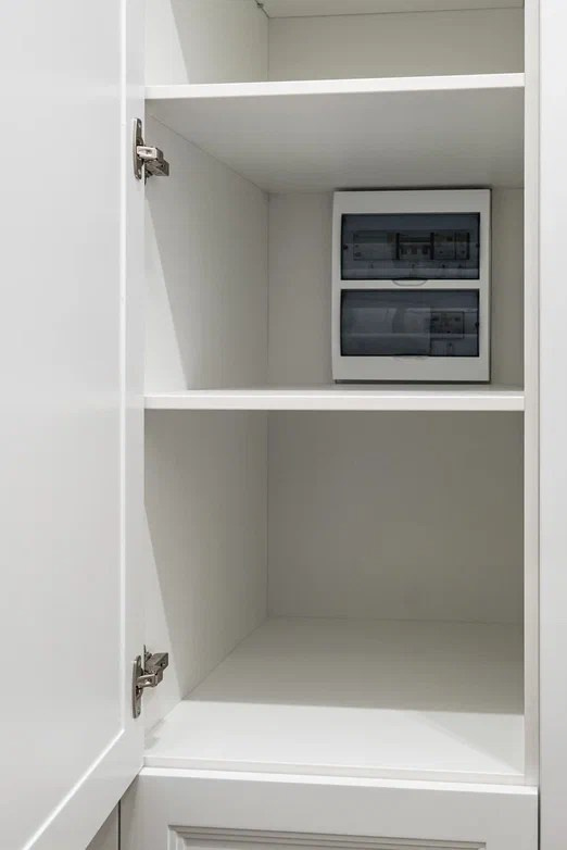 Серебристый. «Roots» полный цикл производства мебели и интерьерных решений