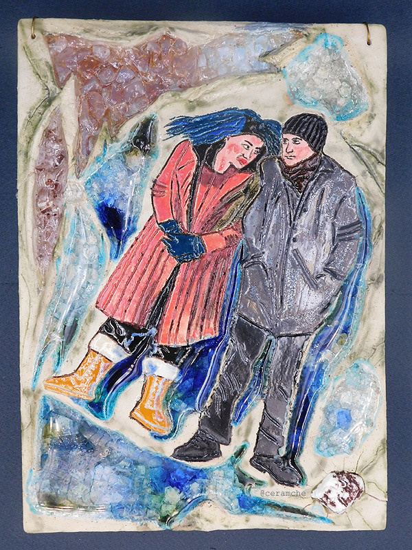 Керамическое панно по мотивам фильма "Вечное сияние чистого разума" (2004). "- А вдруг лёд треснет? - А тебе сейчас не всё равно?" (с) В работе использовано стекло, которое при высоком обжиге дает красивый эффект треснувшего льда. Авторская керамика, ручная лепка и роспись ангобами и глазурями, высокий обжиг.