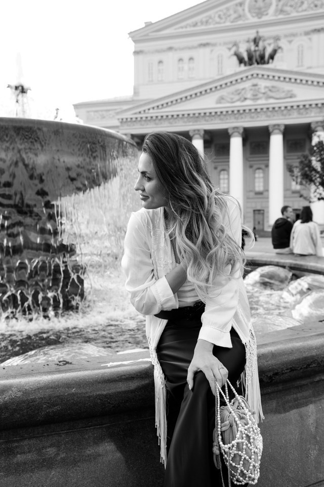 Прогулка мамы с дочками. Фотограф Москва