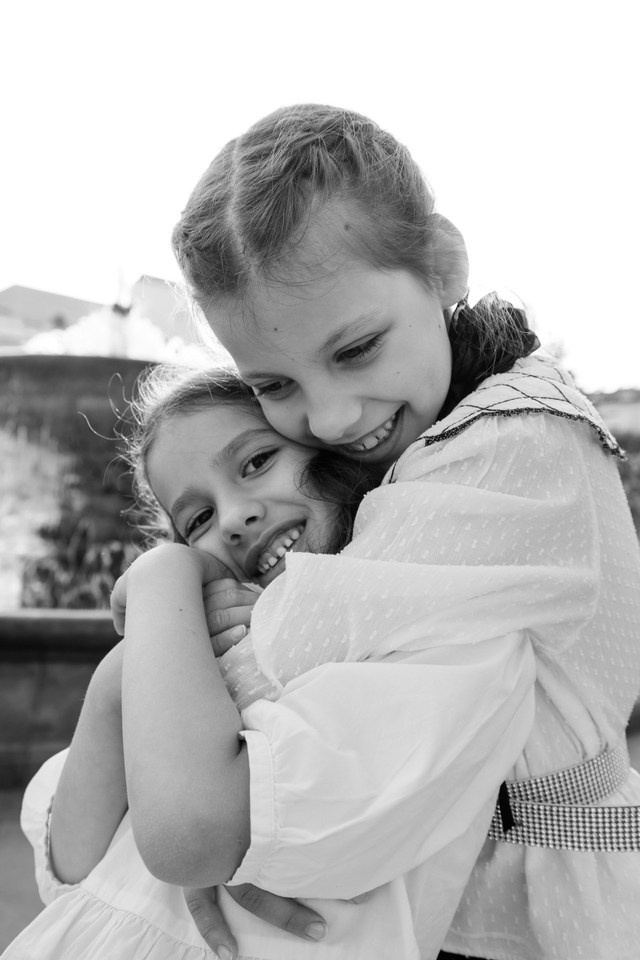 Прогулка мамы с дочками. Фотограф Москва