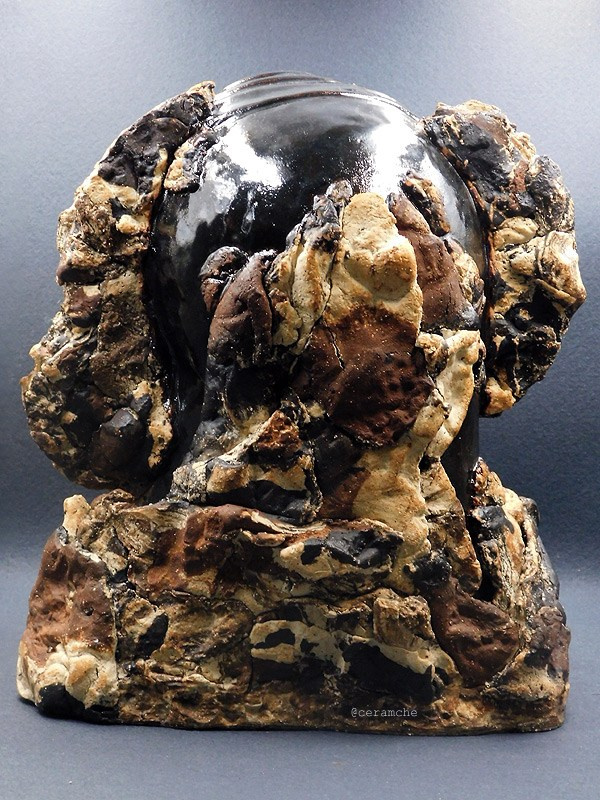 Керамическая скульптура Богородицы, выполненная по мотивам иконы Богоматери Умиление Подкубенской XIV века, почитающейся чудотворной. Авторская керамика, ручная работа.