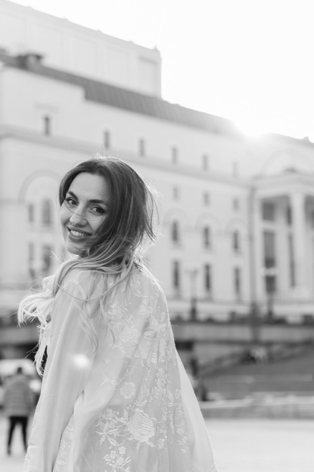 Прогулка мамы с дочками. Фотограф Москва