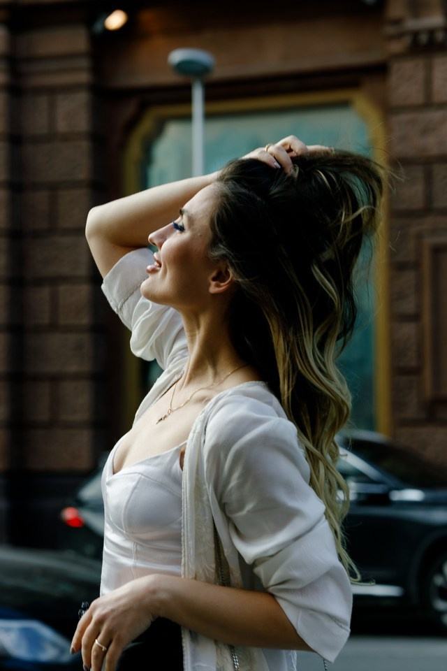 Прогулка мамы с дочками. Фотограф Москва