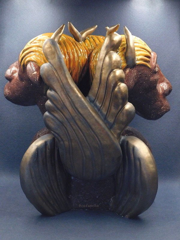 Авторская керамика ручной работы. #Тетраморф в образе отдельных четырёх апокалиптических существ — стражей четырёх углов Трона Господа и четырёх пределов рая. В традиционном толковании символ евангелиста Луки и форма его традиционного символического изображения - крылатый телец, держащий Евангелие. #Телец, жертвенное животное, - символ Луки, потому что он отразил священническую сущность Христа.