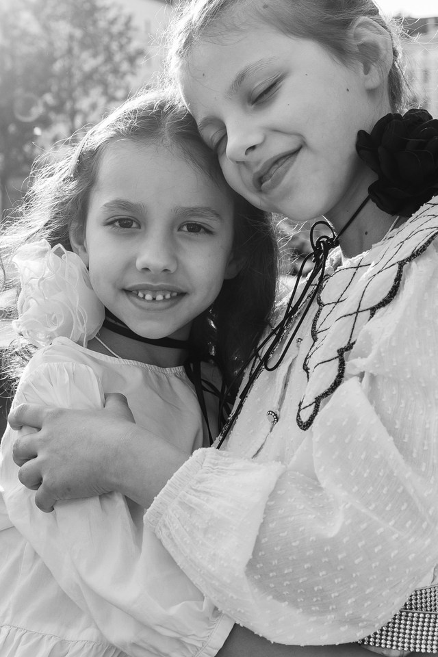 Прогулка мамы с дочками. Фотограф Москва