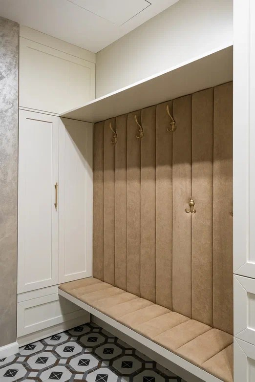 Серебристый. «Roots» полный цикл производства мебели и интерьерных решений