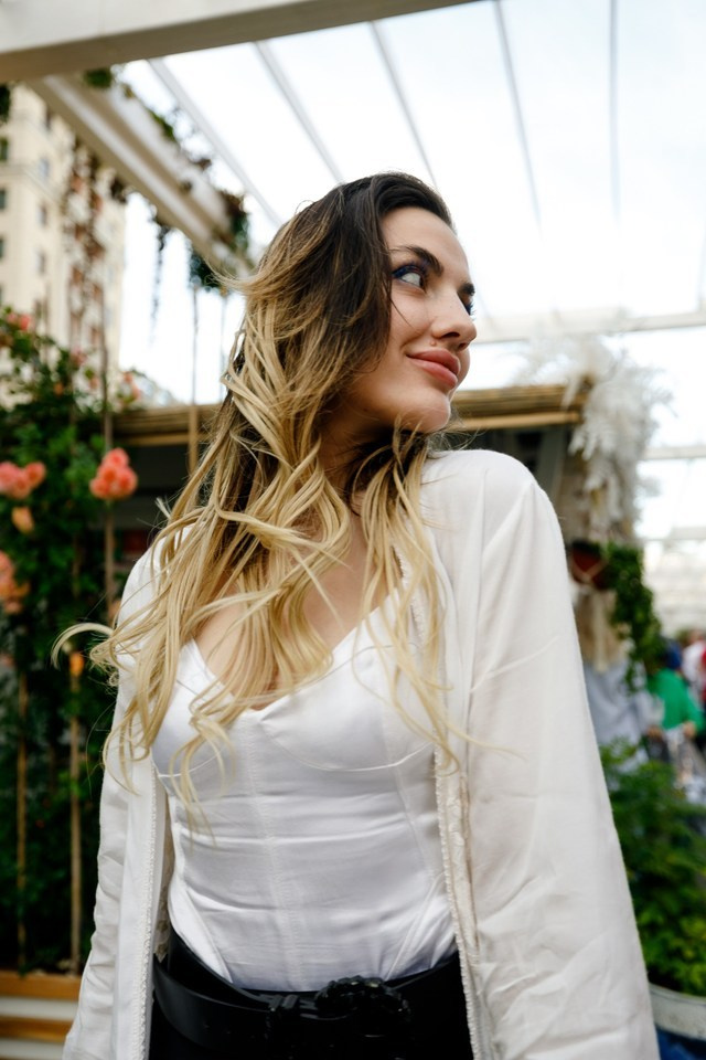 Прогулка мамы с дочками. Фотограф Москва