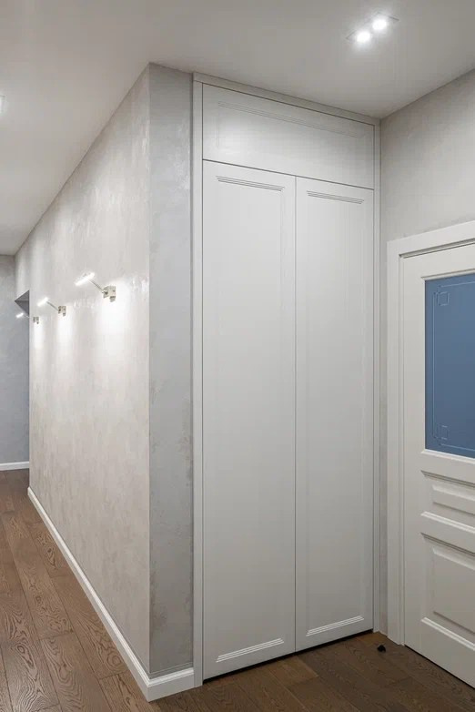 Серебристый. «Roots» полный цикл производства мебели и интерьерных решений