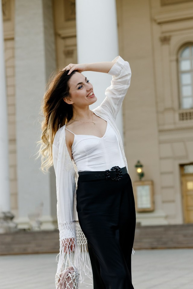 Прогулка мамы с дочками. Фотограф Москва