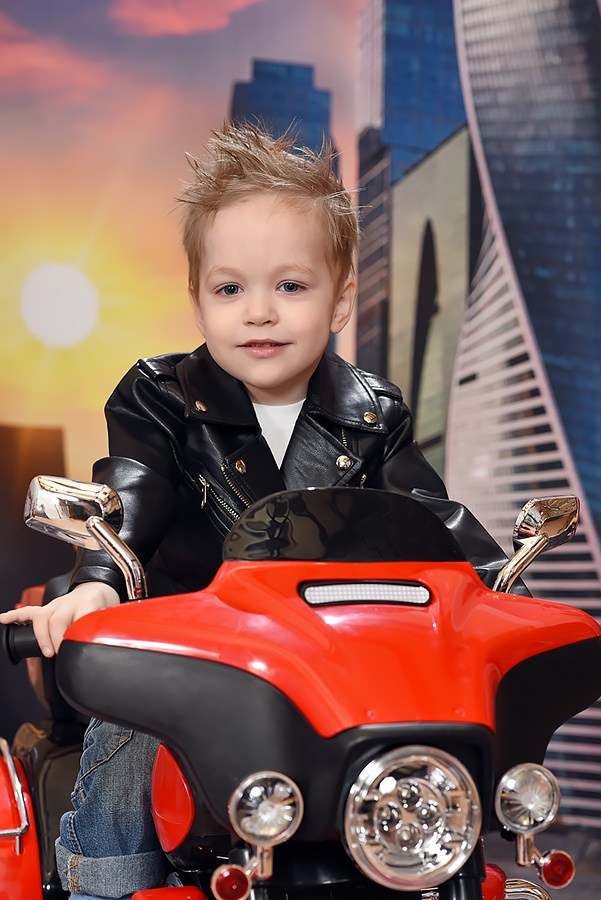 Байкер/ Детский сад. Фотовидеомейкер Виктор Павленко