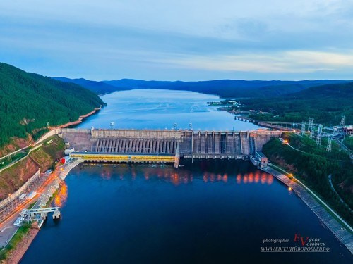 Цена стоимость описание фотосессий в Красноярске студийная свадебная семейная бизнес портрет индустриальная лавстори love story фотосъёмка