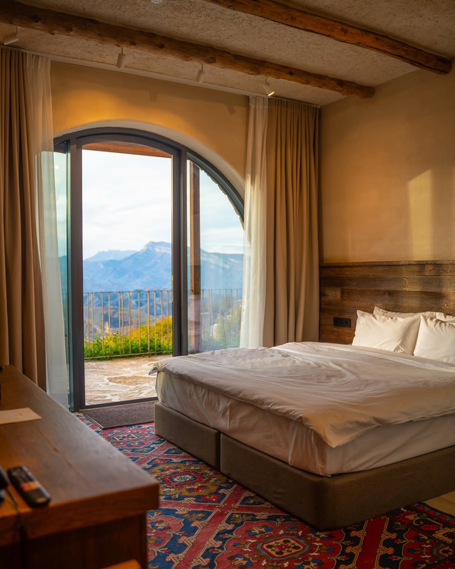 Только своя компания