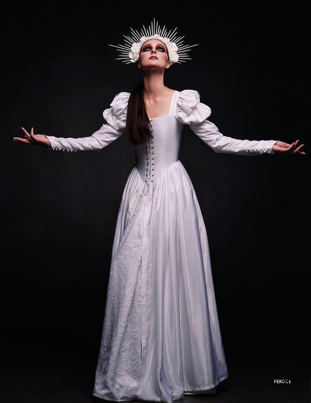 «His Prayer» в Feroce Magazine (сент.2019). Фотограф, ретушёр, графический дизайнер в Петербурге Адрианова Настя